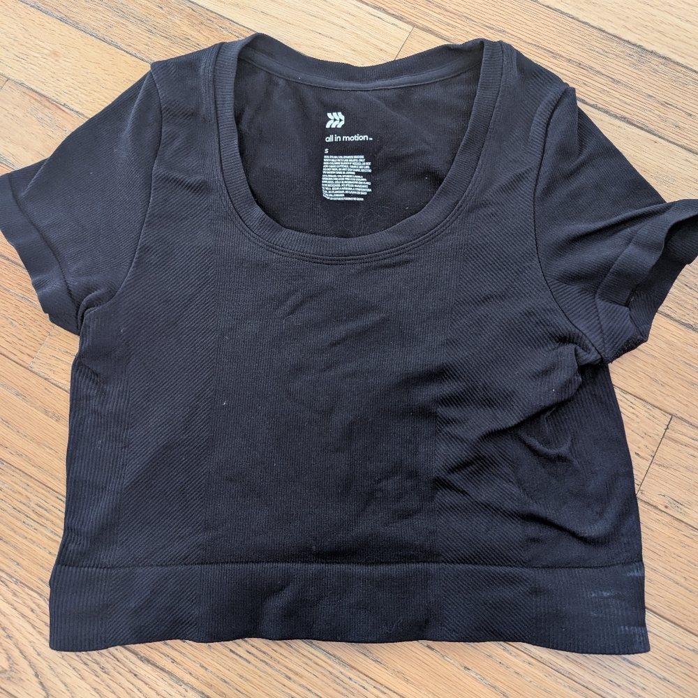 All in Motion Women's Black Crop Top